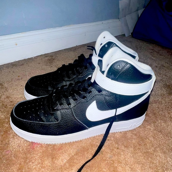 Nike Air Force 1 Hightops - Picture 2 of 3